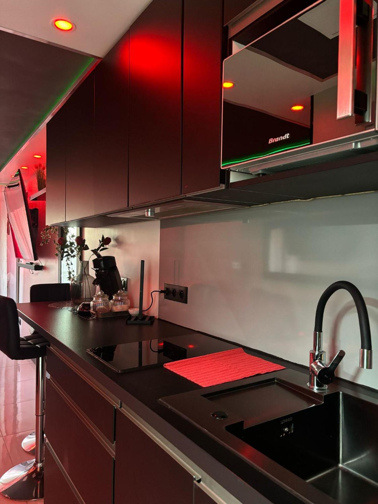 C12 Deluxe Lägenhet Agde Exteriör bild