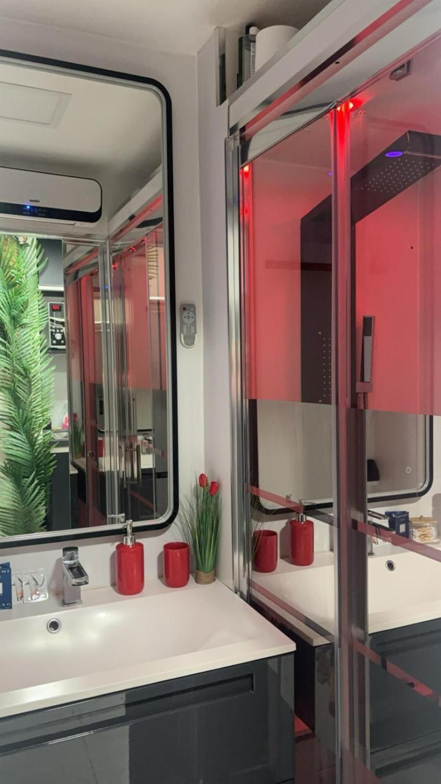 C12 Deluxe Lägenhet Agde Exteriör bild