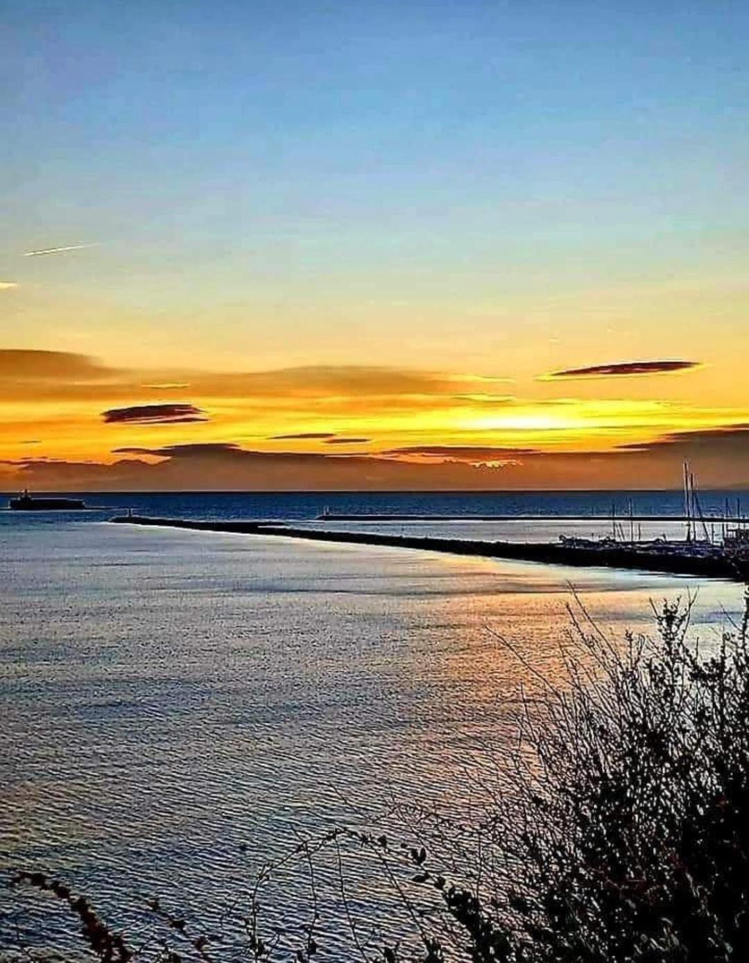 C12 Deluxe Lägenhet Agde Exteriör bild