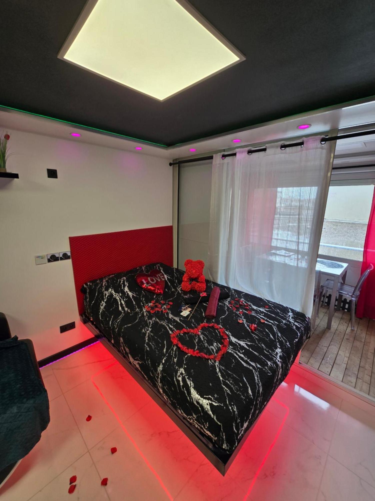 C12 Deluxe Lägenhet Agde Exteriör bild